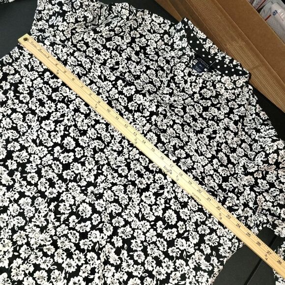 Jones New York Black White Floral Button Up Top 2X - Picture 5 of 7